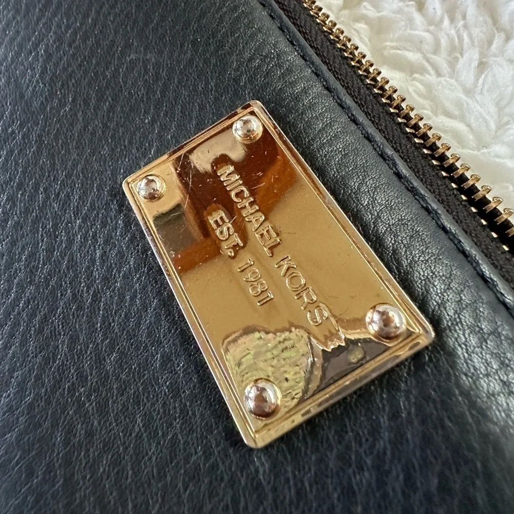Michael Kors Leather Jet Set Continental Wallet - Picture 3 of 9